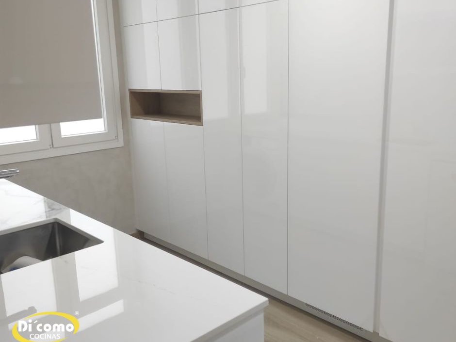 Cocina moderna instalada por Di’Como Cocinas — 2