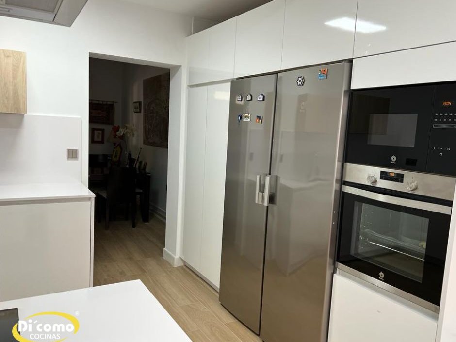 Cocina moderna instalada por Di’Como Cocinas — 5