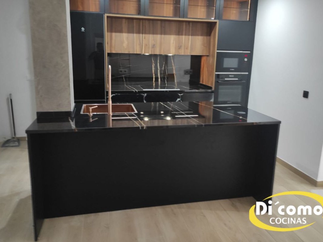 Cocina moderna instalada por Di’Como Cocinas — 6