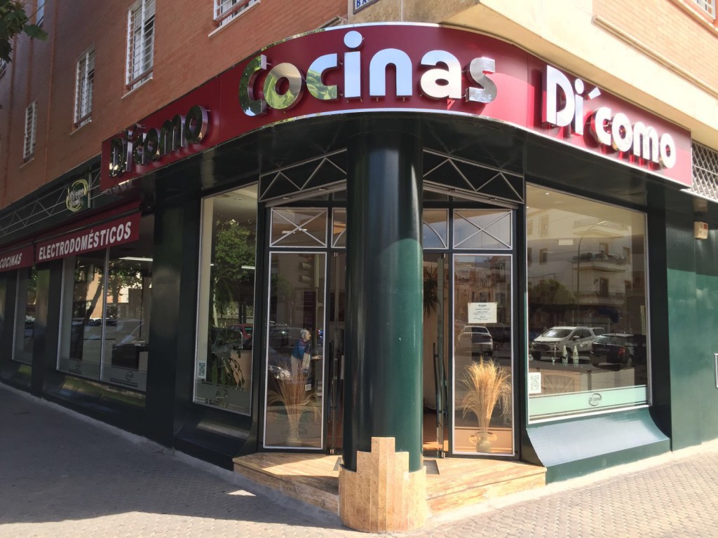 Cocinas de diseño. Cocinas Sevilla fachada_dicomo-1024x768 Cocinas de diseño.