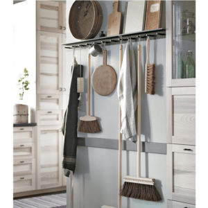 7 formas inteligentes de almacenaje en las cocinas Cocinas Sevilla Ikea-kitchen-storage-Housetohome.co_.uk_-1-300x300 7 formas inteligentes de almacenaje en las cocinas