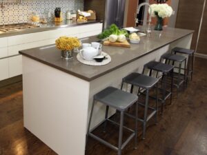 Las mejores ideas de cocinas modernas que necesitas copiar Cocinas Sevilla isla-mesa-300x225 Las mejores ideas de cocinas modernas que necesitas copiar