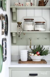 ideas-for-kitchen-christmas-decorating-665x1024-1-195x300 Ideas para decorar tu cocina esta Navidad