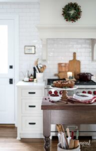 kitchen-christmas-decor-ideas-657x1024-1-192x300 Ideas para decorar tu cocina esta Navidad