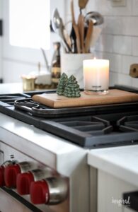 pine-tree-salt-and-pepper-665x1024-1-195x300 Ideas para decorar tu cocina esta Navidad