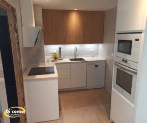 Diseños y nuevas instalaciones de Cocinas By Di´Como Cocinas Cocinas Sevilla 8-300x251 Diseños y nuevas instalaciones de Cocinas By Di´Como Cocinas