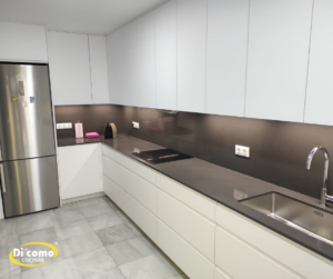 Muebles de cocina a medida. Di´Como Cocinas, tu tienda de referencia de cocinas en Sevilla Cocinas Sevilla 47-300x251 Muebles de cocina a medida. Di´Como Cocinas, tu tienda de referencia de cocinas en Sevilla