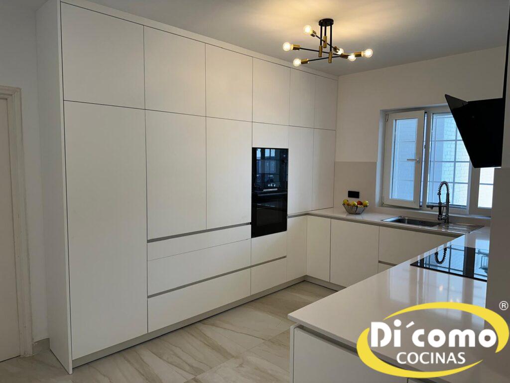 Tendencias en Cocinas Minimalistas: El Encanto del Color Blanco Cocinas Sevilla copia-de-whatsapp-image-2024-05-06-at-202501-10-2-1024x768 Tendencias en Cocinas Minimalistas: El Encanto del Color Blanco