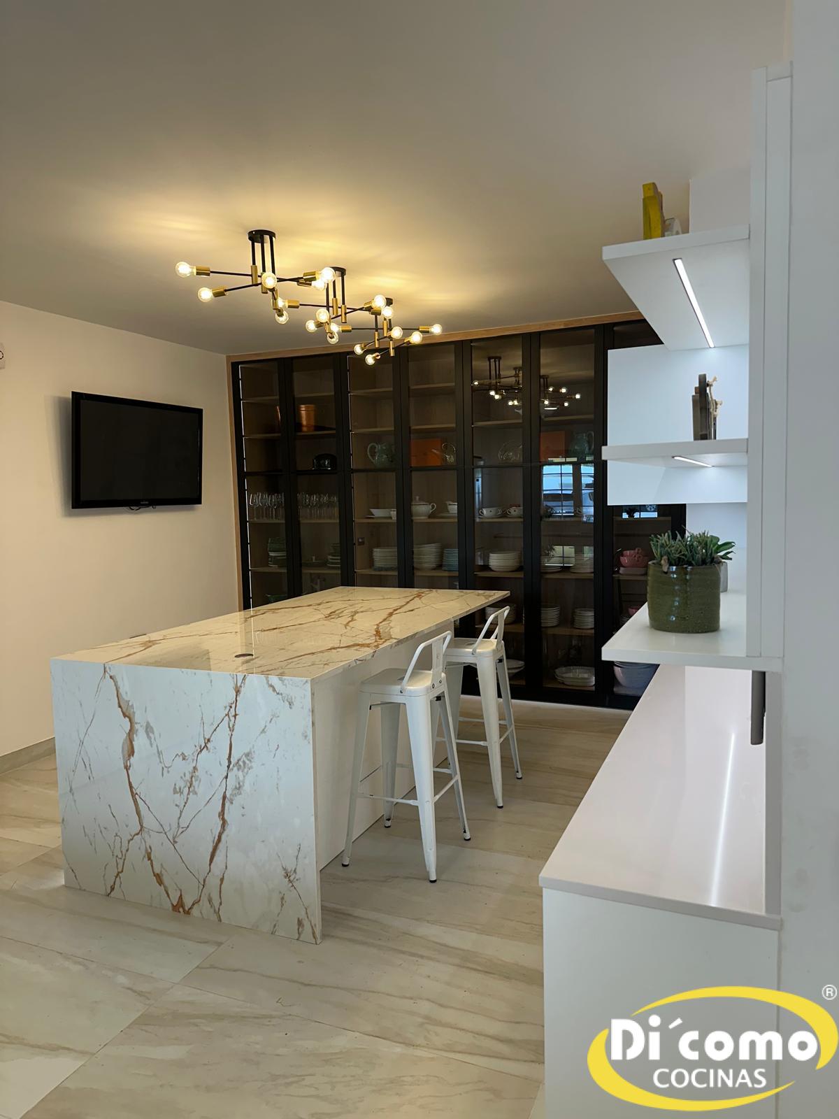 Tendencias actuales en diseño de cocinas: materiales, colores e iluminación