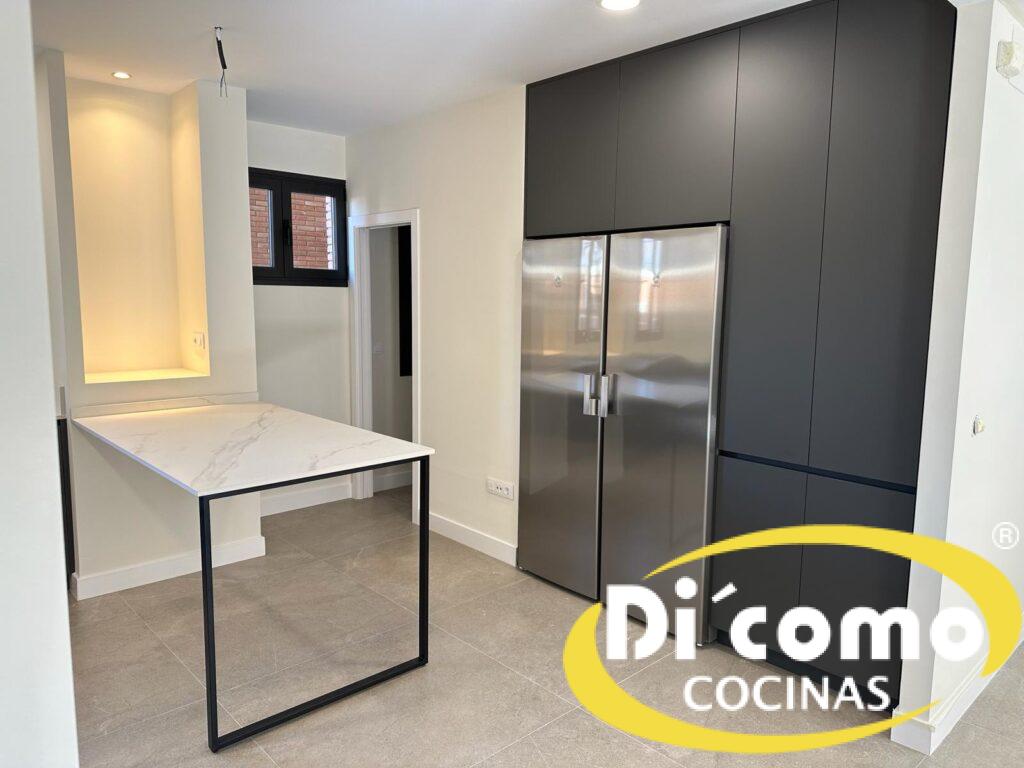copia-de-whatsapp-image-2024-05-13-at-192443-1-1-1024x768 Cocinas en Tonos Oscuros o Claros: ¿Cuál es la Mejor Opción para Tu Hogar?
