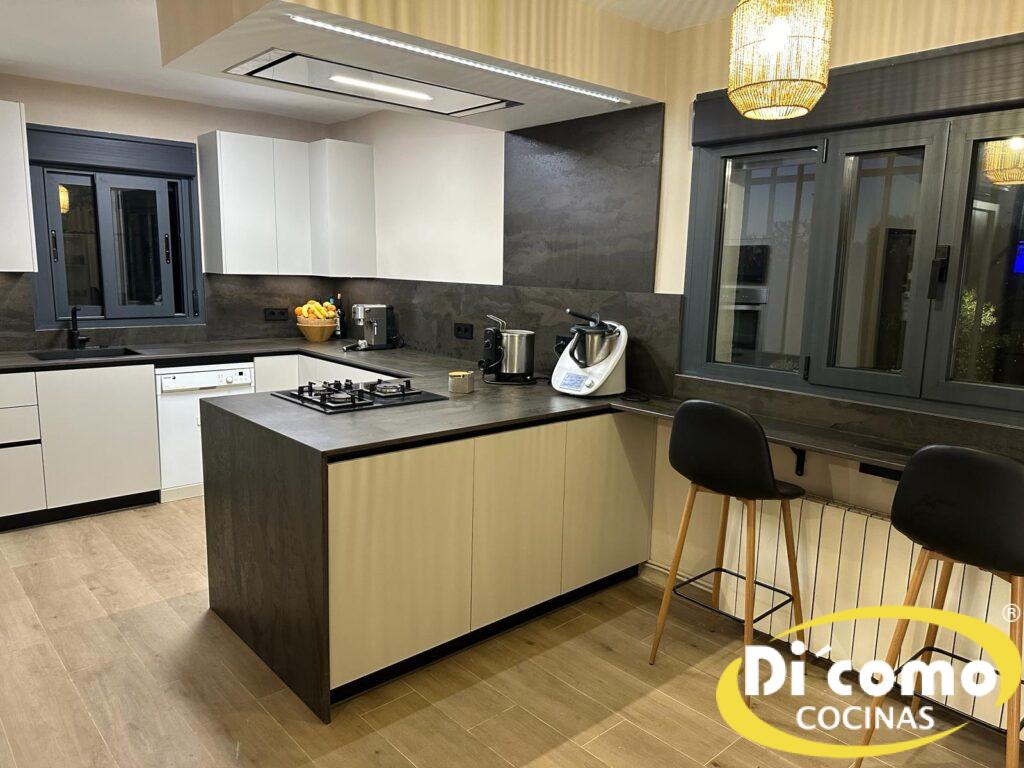 Di’Como Cocinas: Diseñamos la Cocina de Tus Sueños para Toda la Vida Cocinas Sevilla copia-de-whatsapp-image-2024-05-13-at-192637-2-2-1024x768 Di’Como Cocinas: Diseñamos la Cocina de Tus Sueños para Toda la Vida