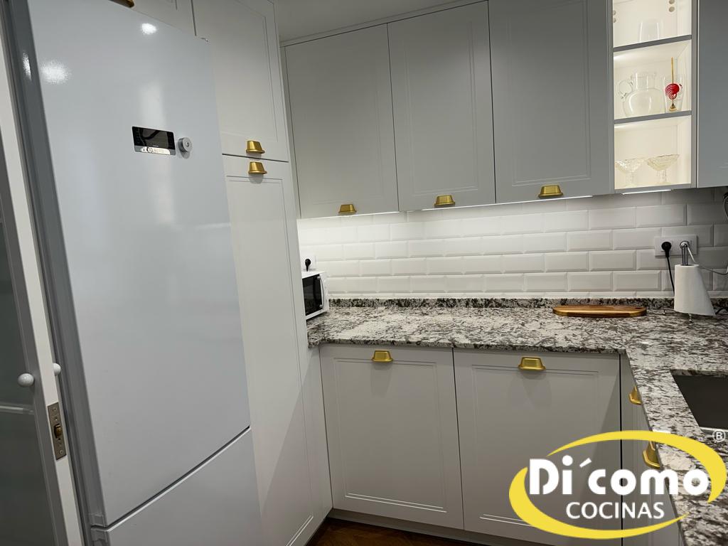 Renueva tu Cocina con Di’Como Cocinas: Diseño, Calidad y Funcionalidad en Sevilla Cocinas Sevilla copia-de-whatsapp-image-2024-05-13-at-193025-4-2 Renueva tu Cocina con Di’Como Cocinas: Diseño, Calidad y Funcionalidad en Sevilla