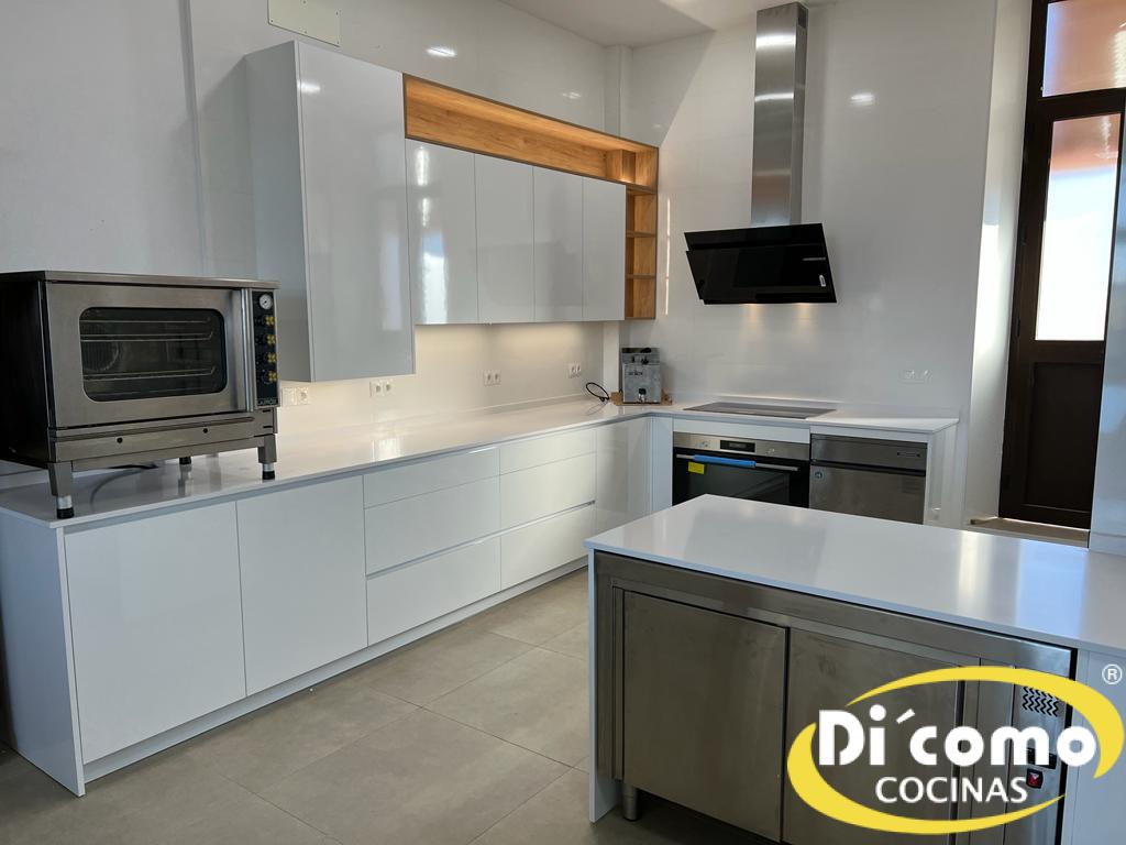 Renueva tu Cocina en Septiembre con Di’Como Cocinas: ¡Descuento del 10%! Cocinas Sevilla copia-de-whatsapp-image-2024-05-13-at-201828-1-2 Renueva tu Cocina en Septiembre con Di’Como Cocinas: ¡Descuento del 10%!