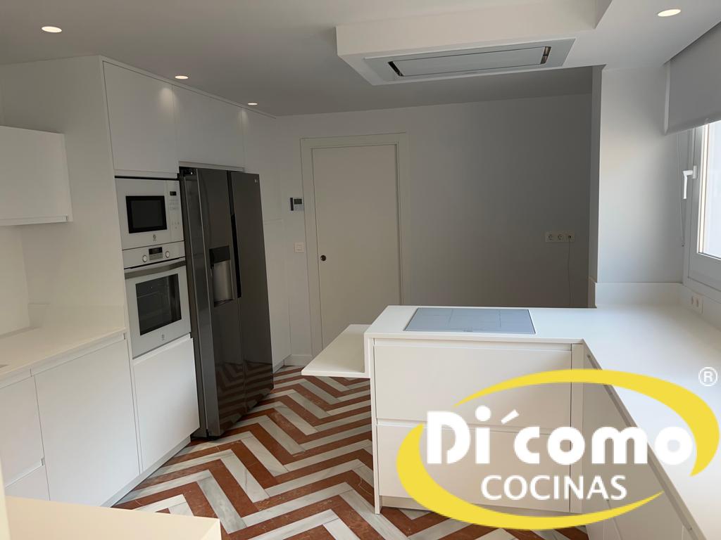 Cocinas en Tonos Oscuros o Claros: ¿Cuál es la Mejor Opción para Tu Hogar? Cocinas Sevilla copia-de-whatsapp-image-2024-05-13-at-202116-10-1 Cocinas en Tonos Oscuros o Claros: ¿Cuál es la Mejor Opción para Tu Hogar?