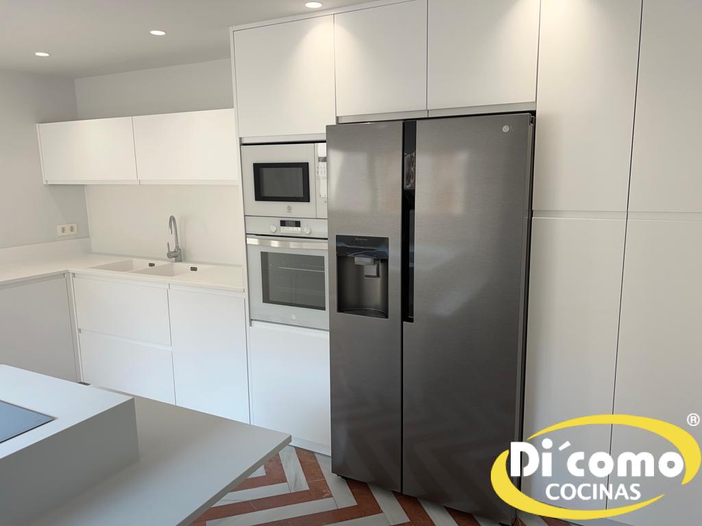 Cocinas en Espacios Reducidos: Estrategias Inteligentes para Maximizar Cada Metro Cuadrado