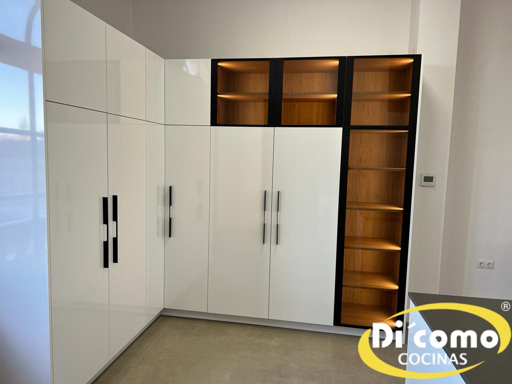 Cocinas con Despensa: Ideas de Almacenaje Inteligente para tu Hogar