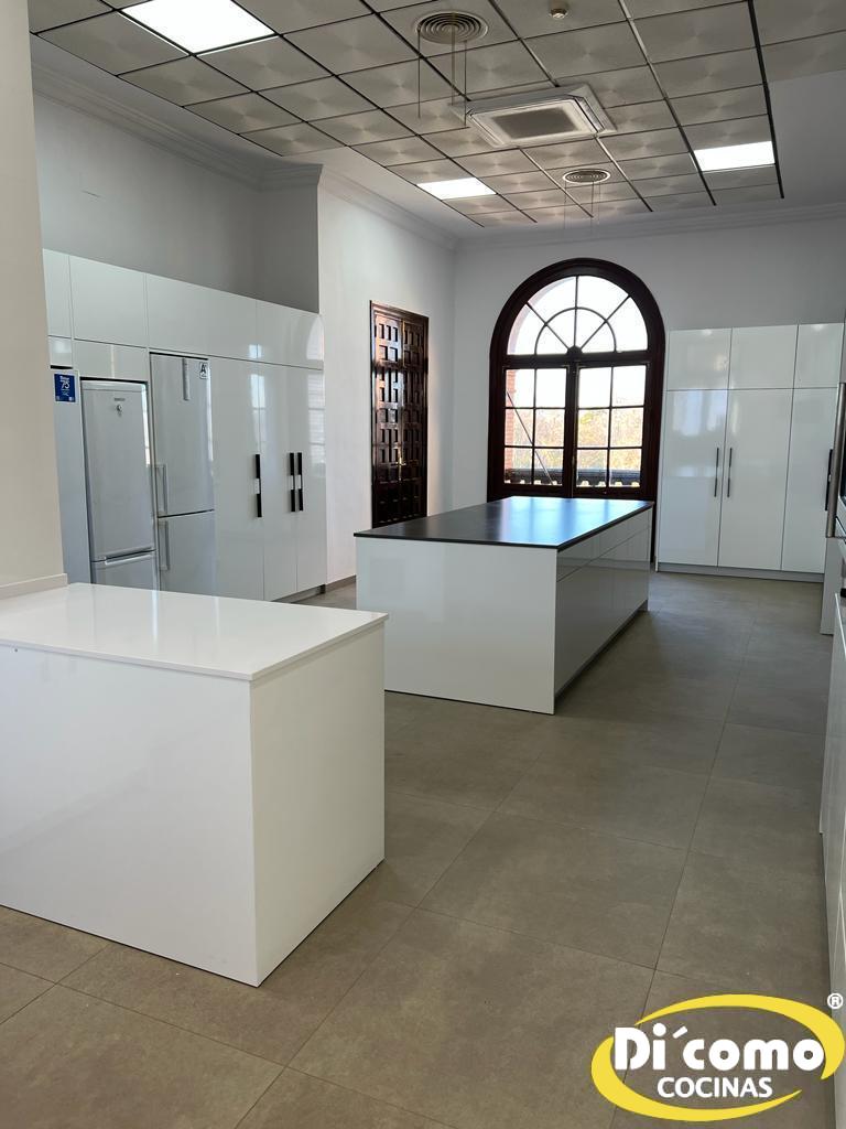 Proyectos de cocina en Sevilla pensados para durar: durabilidad, diseño y valor para tu hogar
